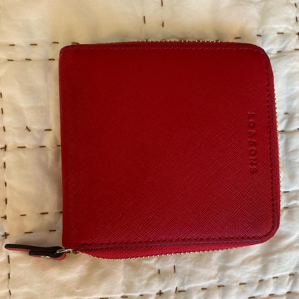 Lo & Sons red small wallet - NWOT.